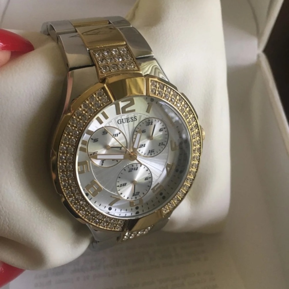 Guess Watch ✨ - Picture 3 of 8